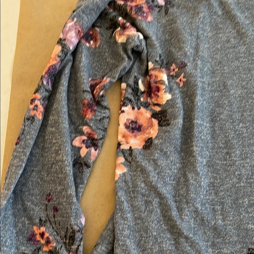 Ricki’s blouse top - Picture 3 of 9